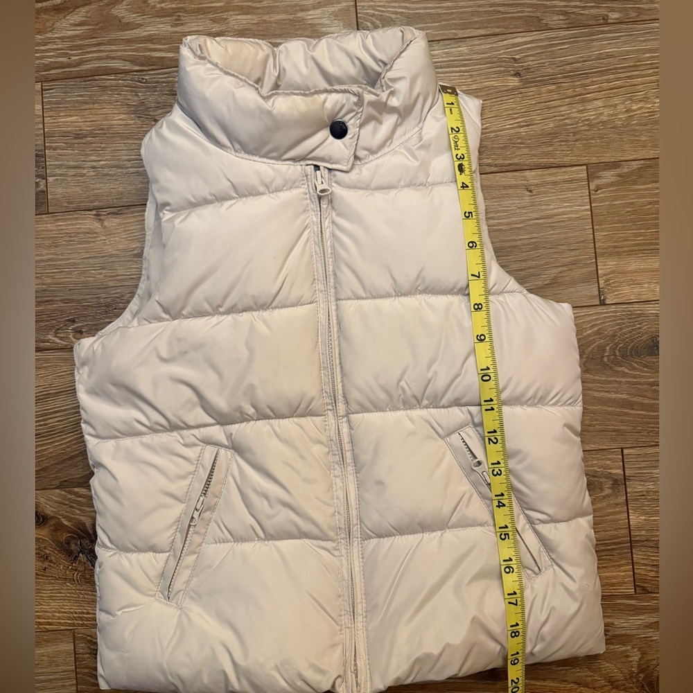 GAP Cream Puffer Vest Girls Large EUC - Picture 8 of 9